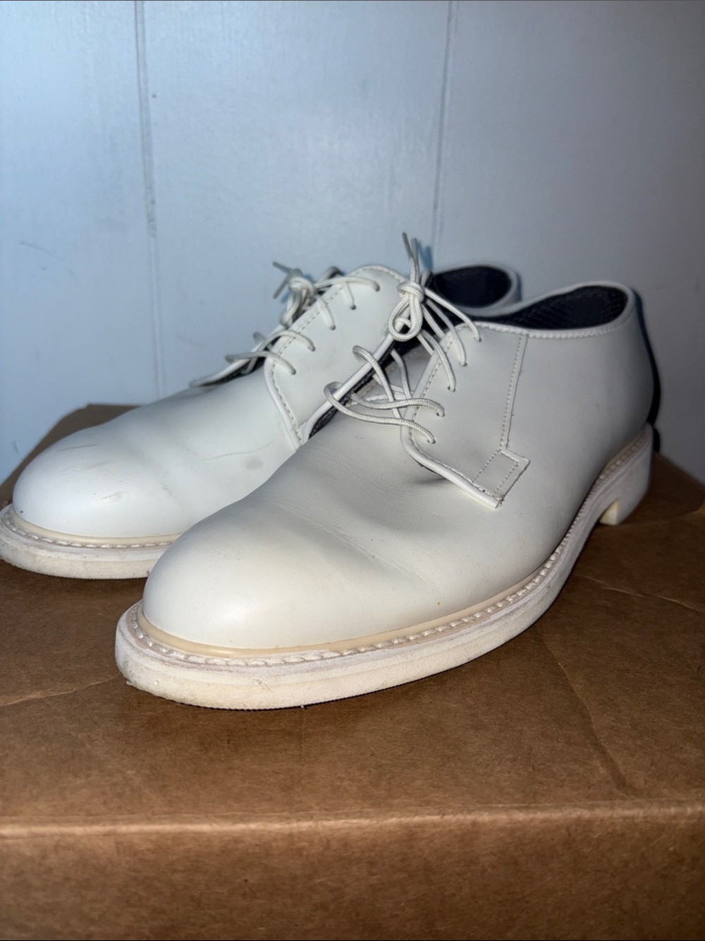 Men's Classic Lace-Up Dress Shoes in Off-White size 10D